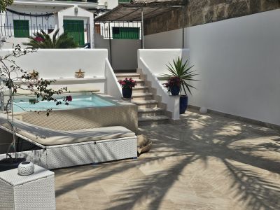 Portocolom mod. Apartment über 2 Etagen - mit Terrassen und Relaxpool. (ausser Juli/August)