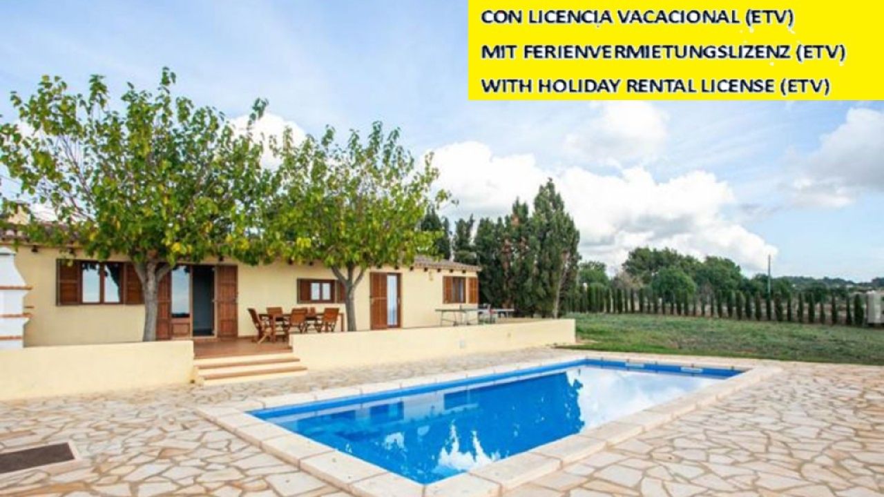 PORTOCRISTO: Well-maintained country finca with holiday rental license for 8 people (sale only)