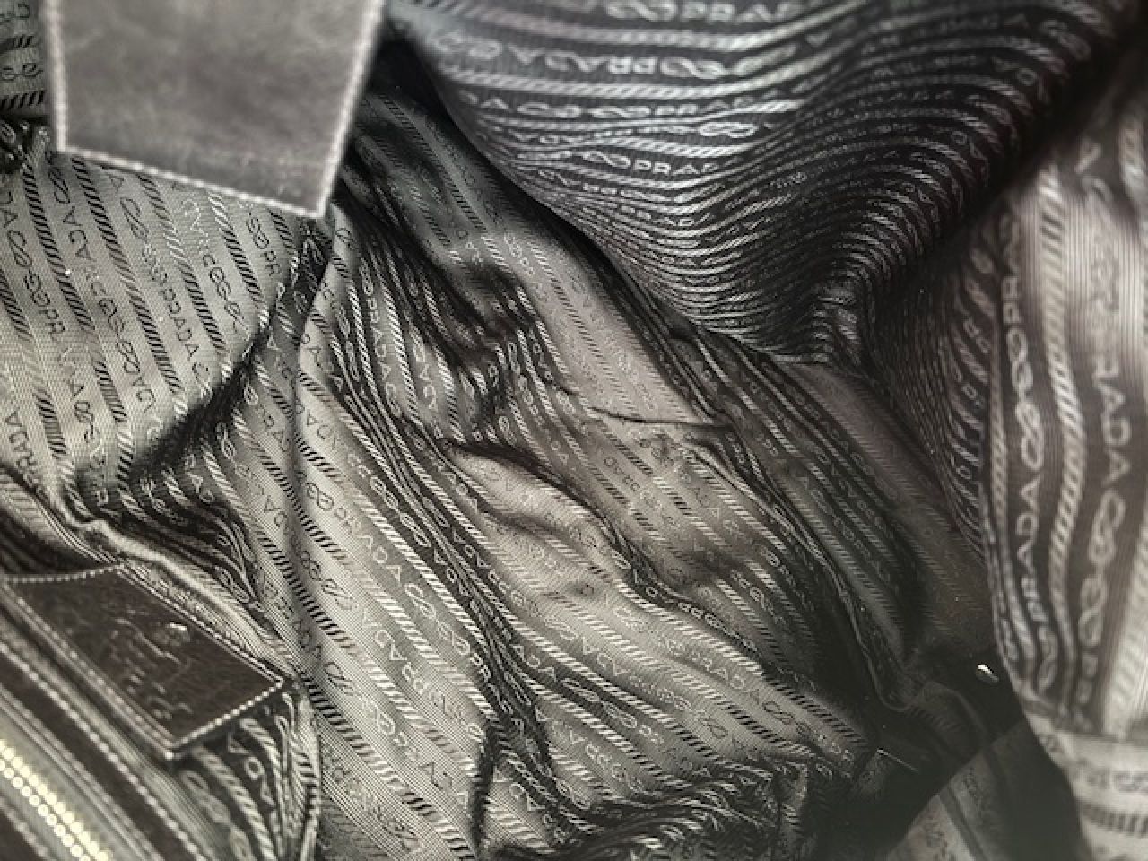 PRADA Leder Schultertasche