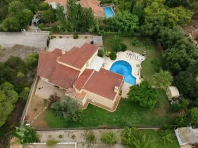 PRÄCHTIGE VILLA MIT POOL  EXKLUSIVE MIETE