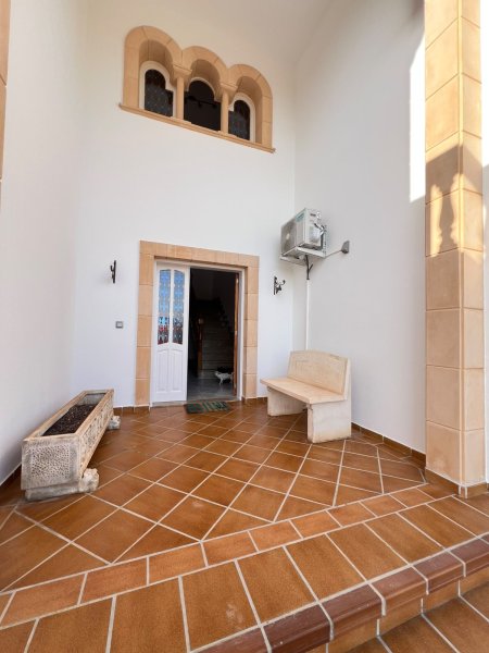 Magnífica villa con piscina y garaje en Portocolom: alquiler de larga estancia.