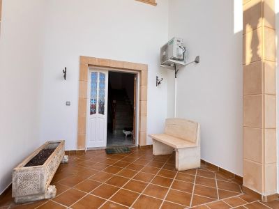 Magnífica villa con piscina y garaje en Portocolom: alquiler de larga estancia.
