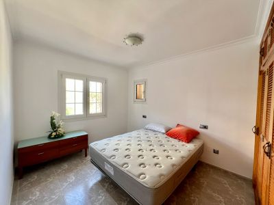 Magnífica villa con piscina y garaje en Portocolom: alquiler de larga estancia.