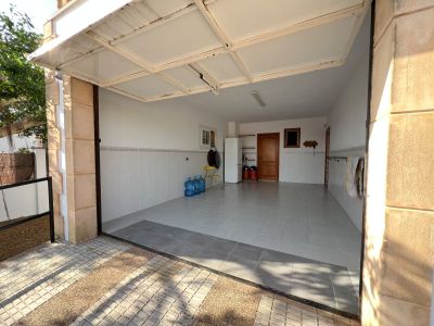 Magnífica villa con piscina y garaje en Portocolom: alquiler de larga estancia.