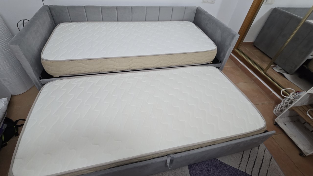 Praktisches Gästebett (200x180cm) Neuwertig (1 Monat alt, unbenutzt!)