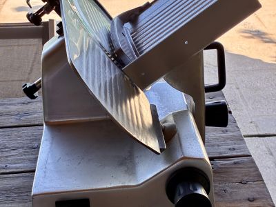 Professionelle Aufschnittmaschine