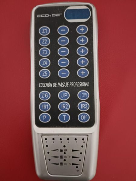 Professional massage bed, space-saving