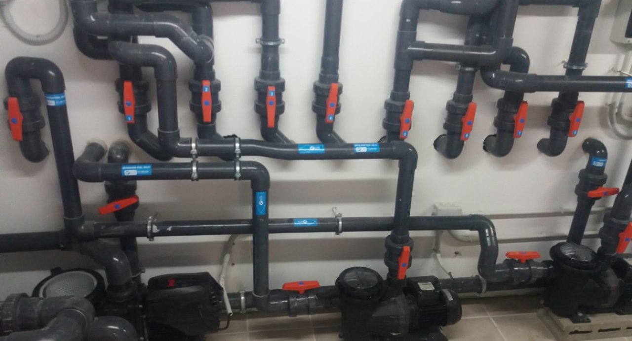 Professionelle Poolreinigung