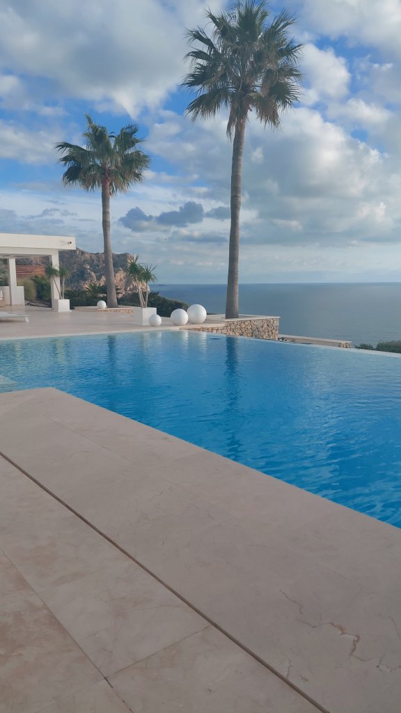 Professioneller Garten- und Poolservice auf der ganzen Insel
