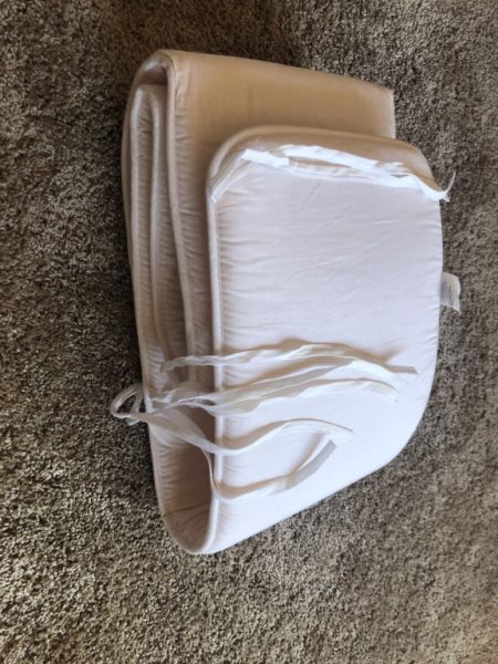 Protektion für Babybett  ( kein Ikea )