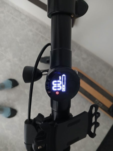 Pure Air Pro LR Solo 450 km Sehr guter Zustand Kaum benutzt