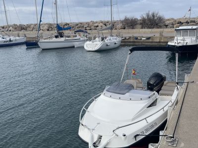 Quicksilver 470 Activ Cabin 100PS auf Trailer neuwertig