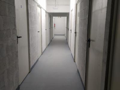 Räumlichkeiten mit Lagerraumgeschäft