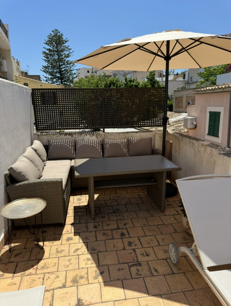 Rattan Lounge inkl. Tisch zu verkaufen