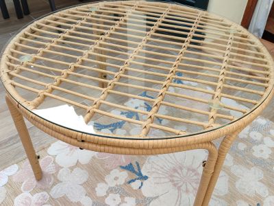 Rattan Tisch