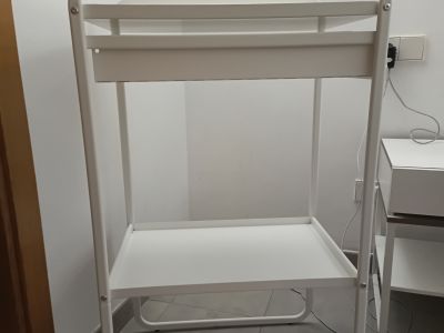 Estantería con cajón