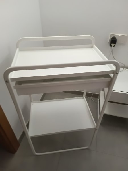 Estantería con cajón