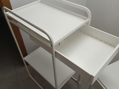 Estantería con cajón