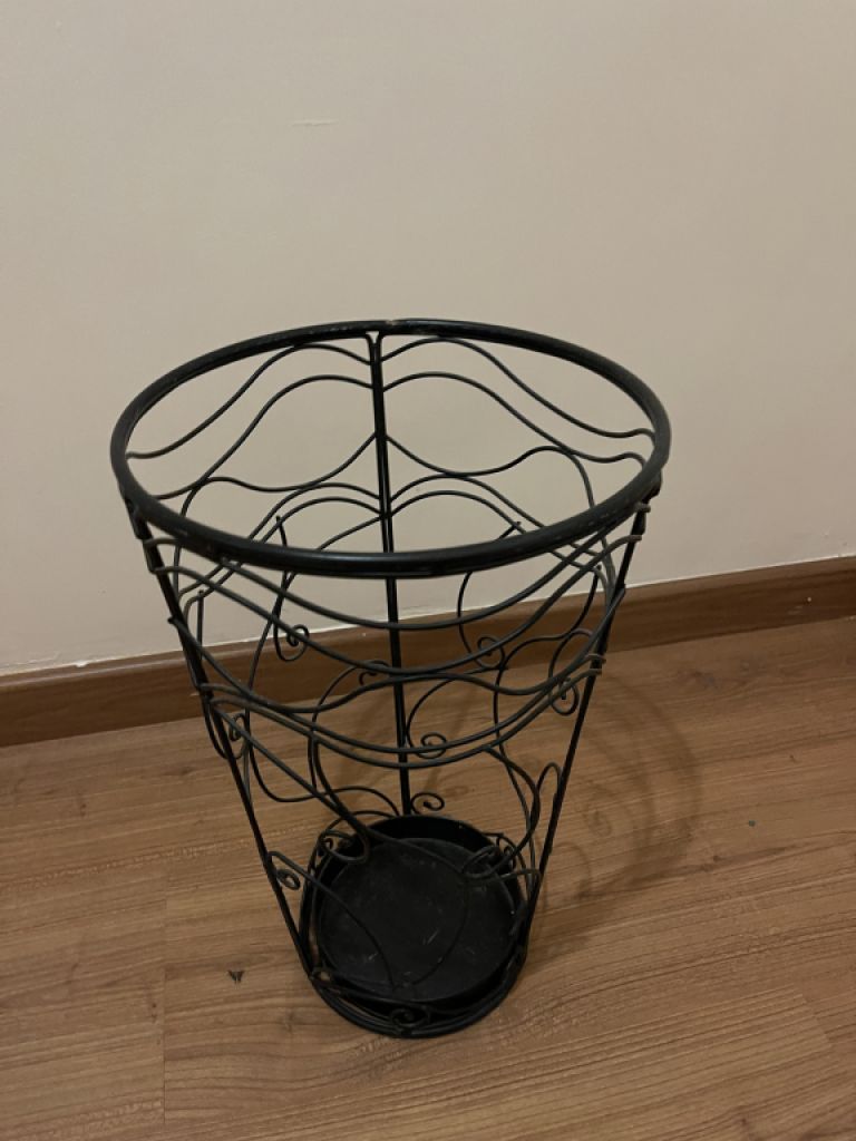 Vintage-style umbrella stand, black