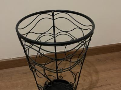 Vintage-style umbrella stand, black