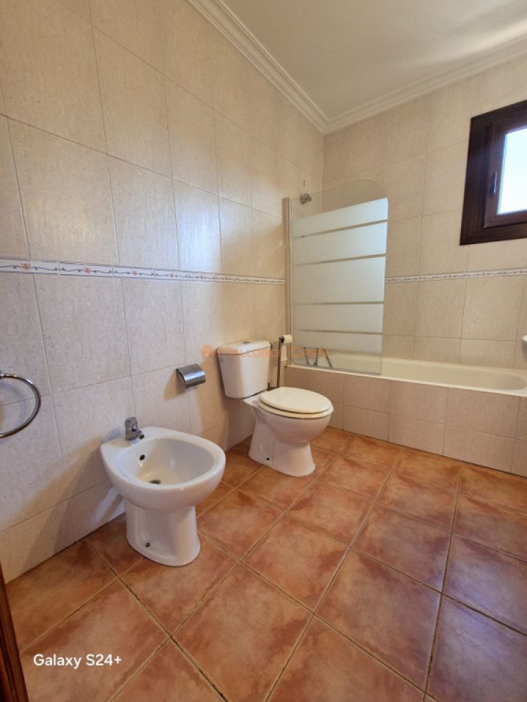 Chalet Adosado en Zona Residencial de Cala Mandia