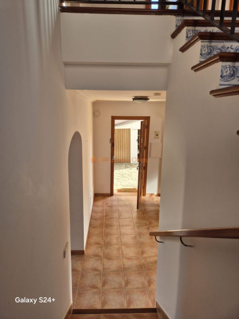 Chalet Adosado en Zona Residencial de Cala Mandia