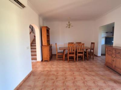 Chalet Adosado en Zona Residencial de Cala Mandia