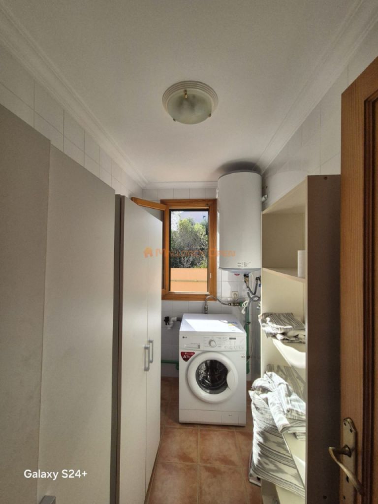 Chalet Adosado en Zona Residencial de Cala Mandia