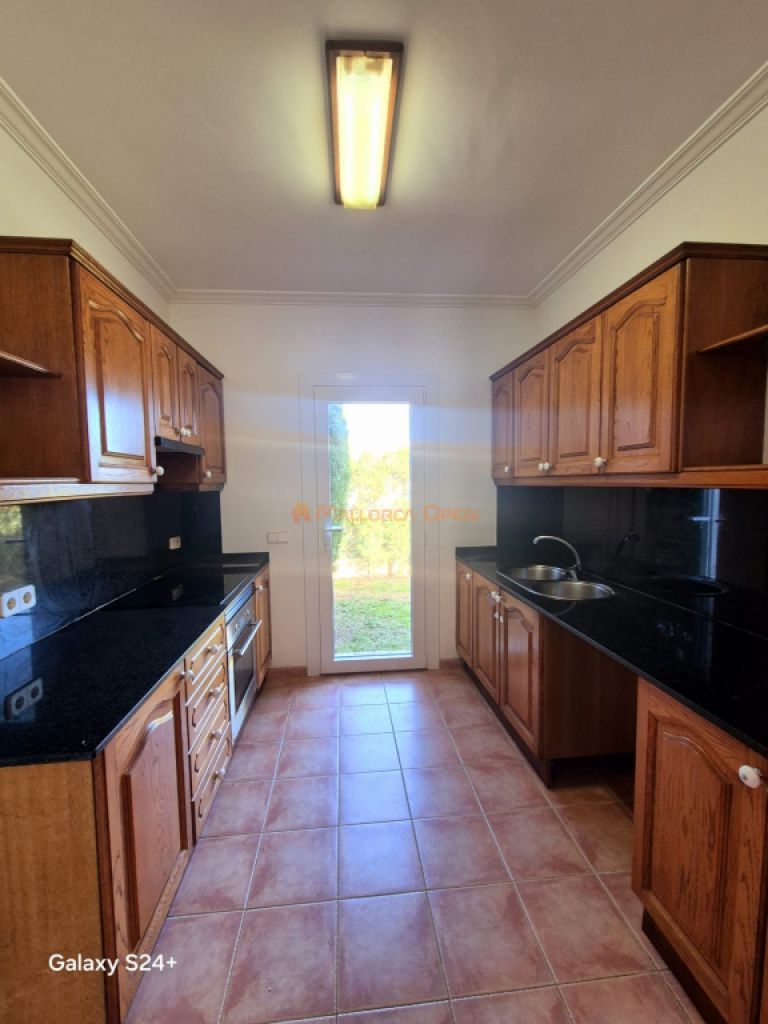 Chalet Adosado en Zona Residencial de Cala Mandia