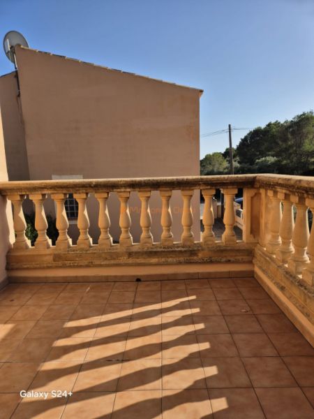 Chalet Adosado en Zona Residencial de Cala Mandia