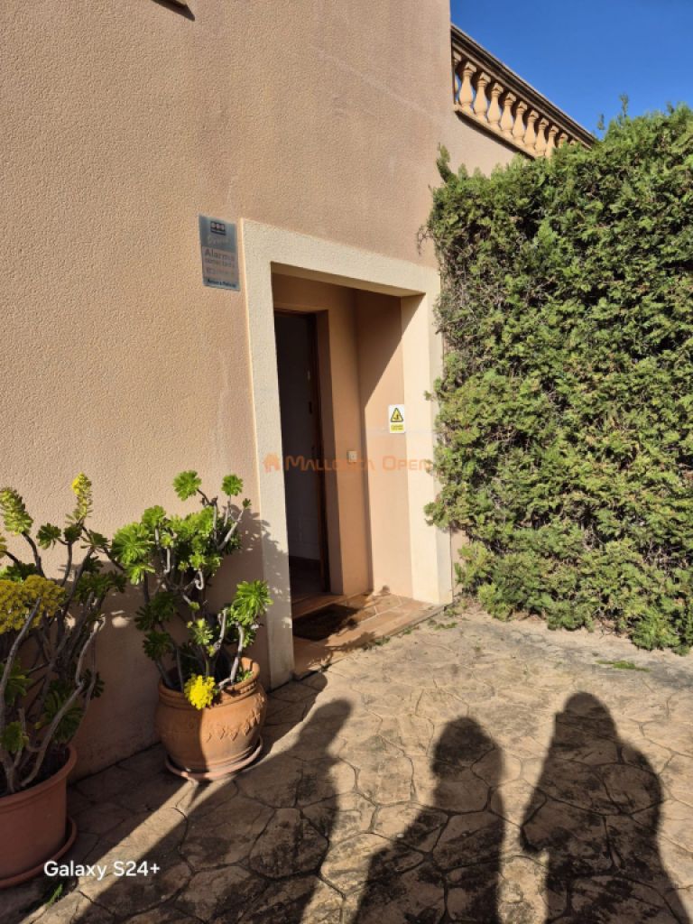 Chalet Adosado en Zona Residencial de Cala Mandia