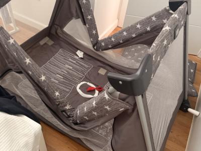 Baby travel cot