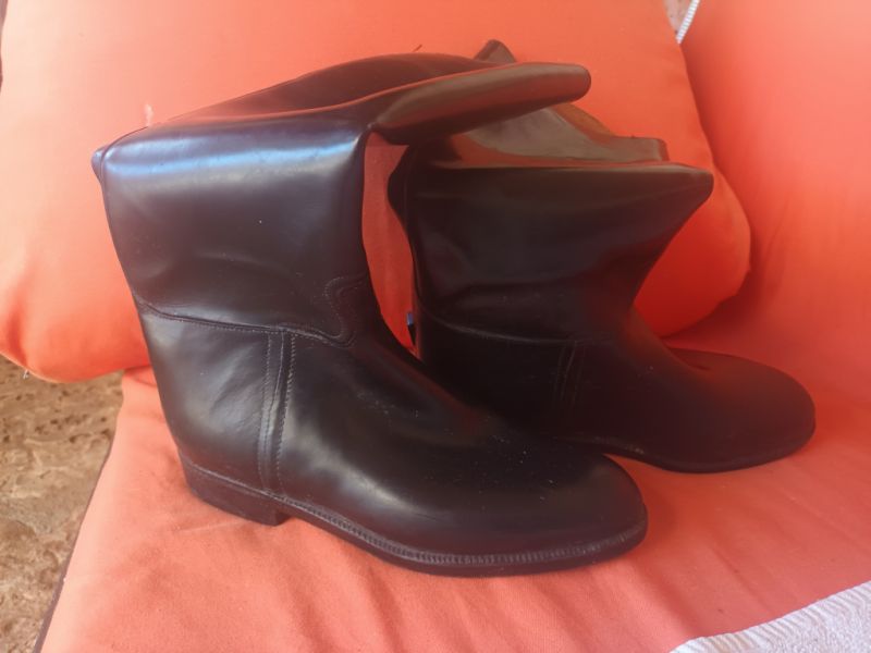 Riding boots, faux leather