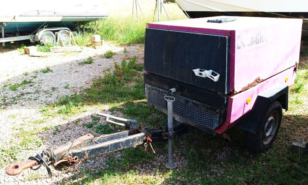 REMOLQUE COMPRESOR ECOAIR F 30 BAUKOMPRESSOR Baustellen - Pressluftkompressor Pressluft - Hammer