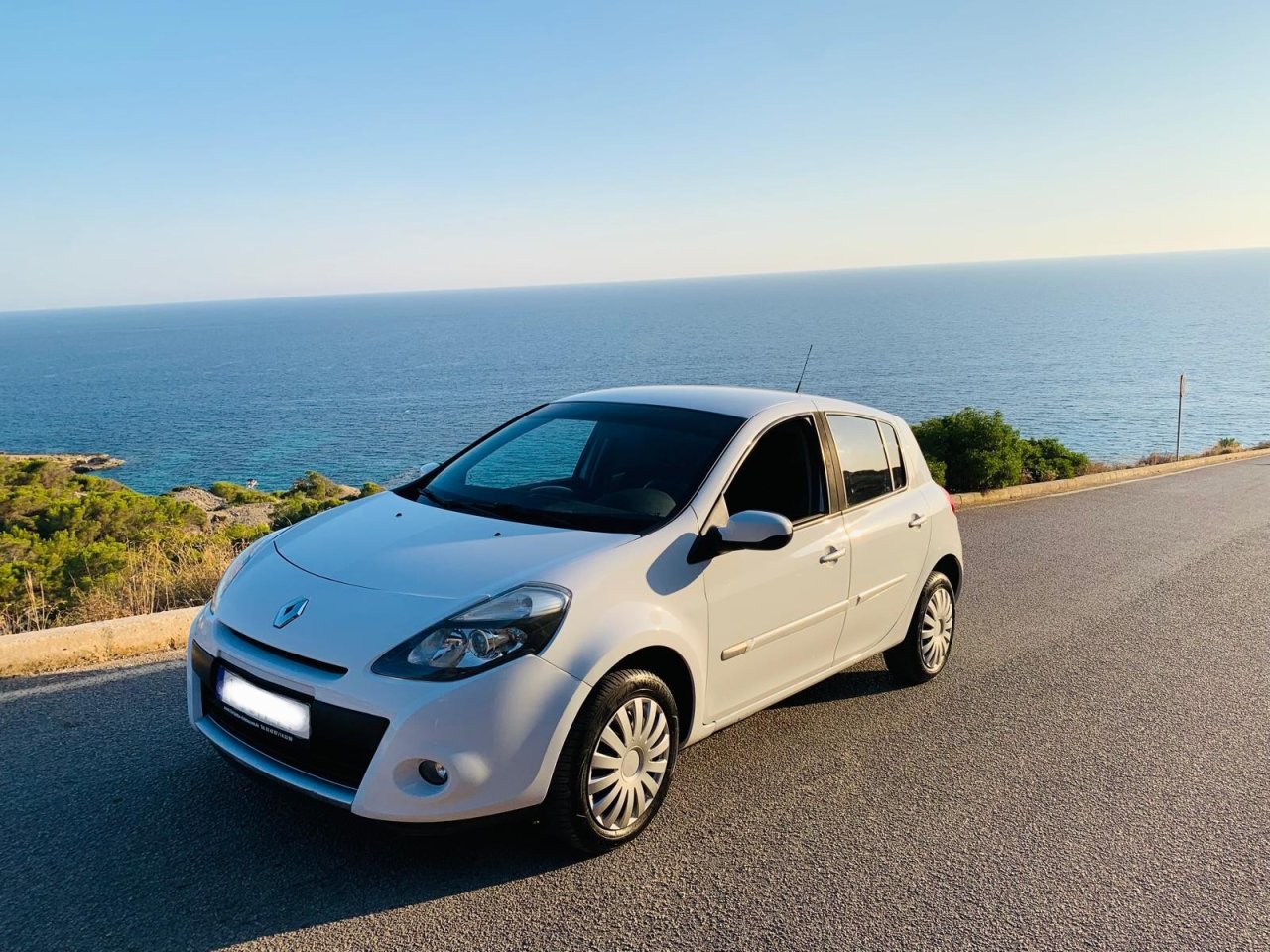 Renault Clio 1.6 Air Conditioning TÜV 04/28
