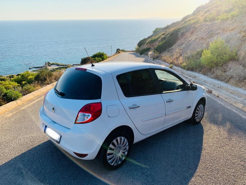 Renault Clio 1.6 Air Conditioning TÜV 04/28