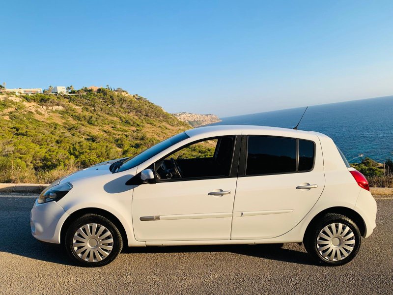 Renault Clio 1.6 Air Conditioning TÜV 04/28