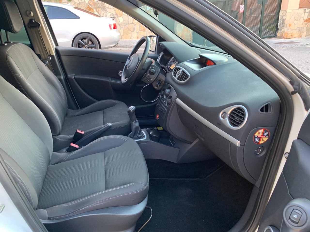 Renault Clio 1.6 Air Conditioning TÜV 04/28