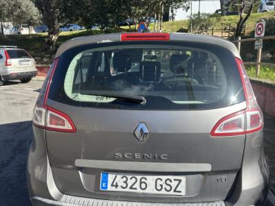 Renault Scenic Grande mit neuem TÜV