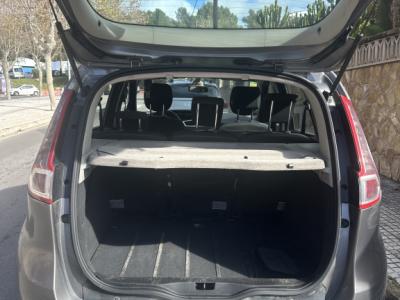 Renault Scenic Grande mit neuem TÜV