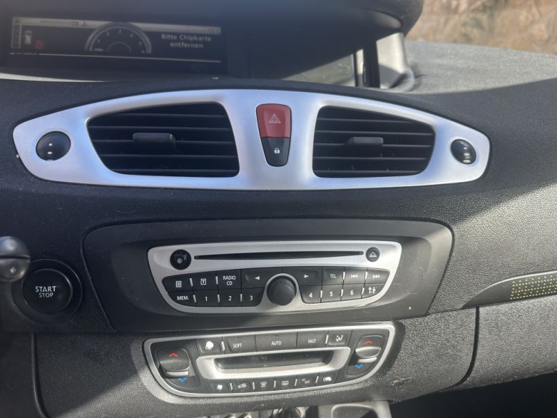 Renault Scenic Grande mit neuem TÜV