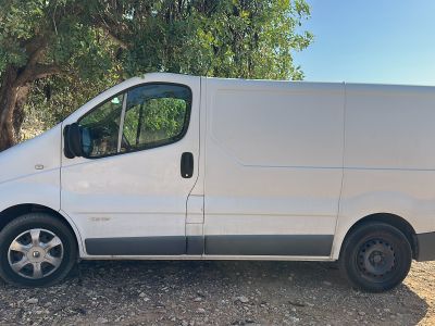 Renault Trafic 2.0 dCi 115 furgoneta bien cuidada en venta