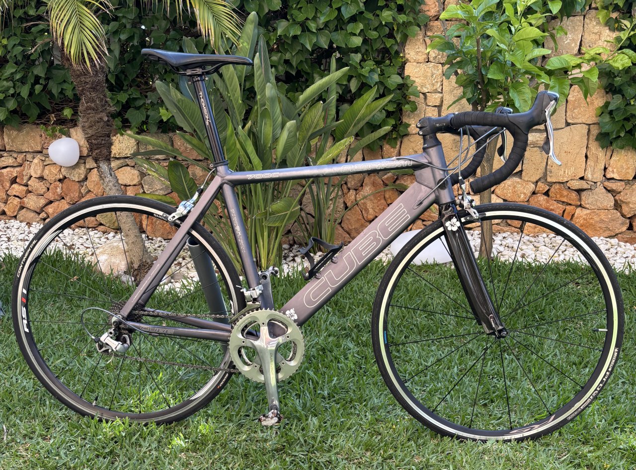Road bike CUBE 700 C