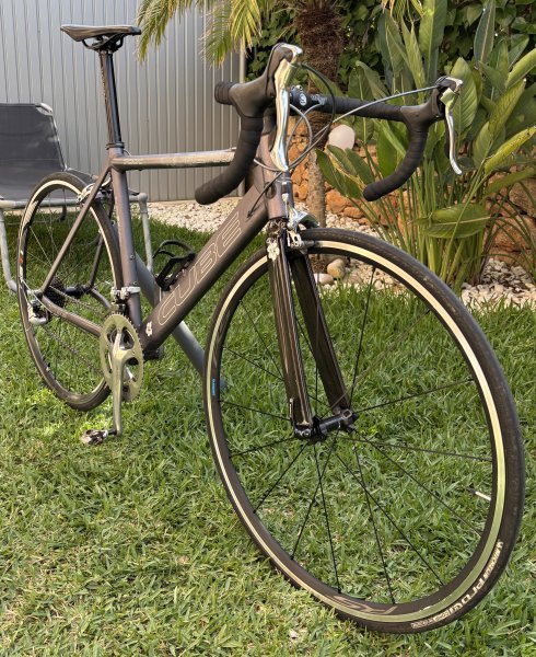 Road bike CUBE 700 C