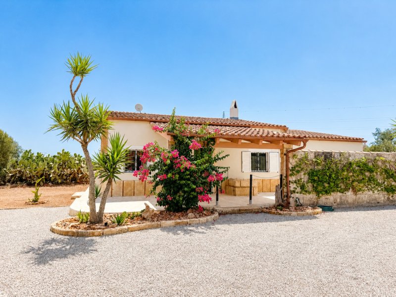 Renovierte Finca mit großem Garten und viel Privatsphäre in Llucmajor zu verkaufen