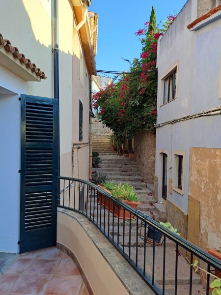 Renoviertes Stadthaus in ANDRATX mit Blick nach Port d'Andratx -  zu verkaufen