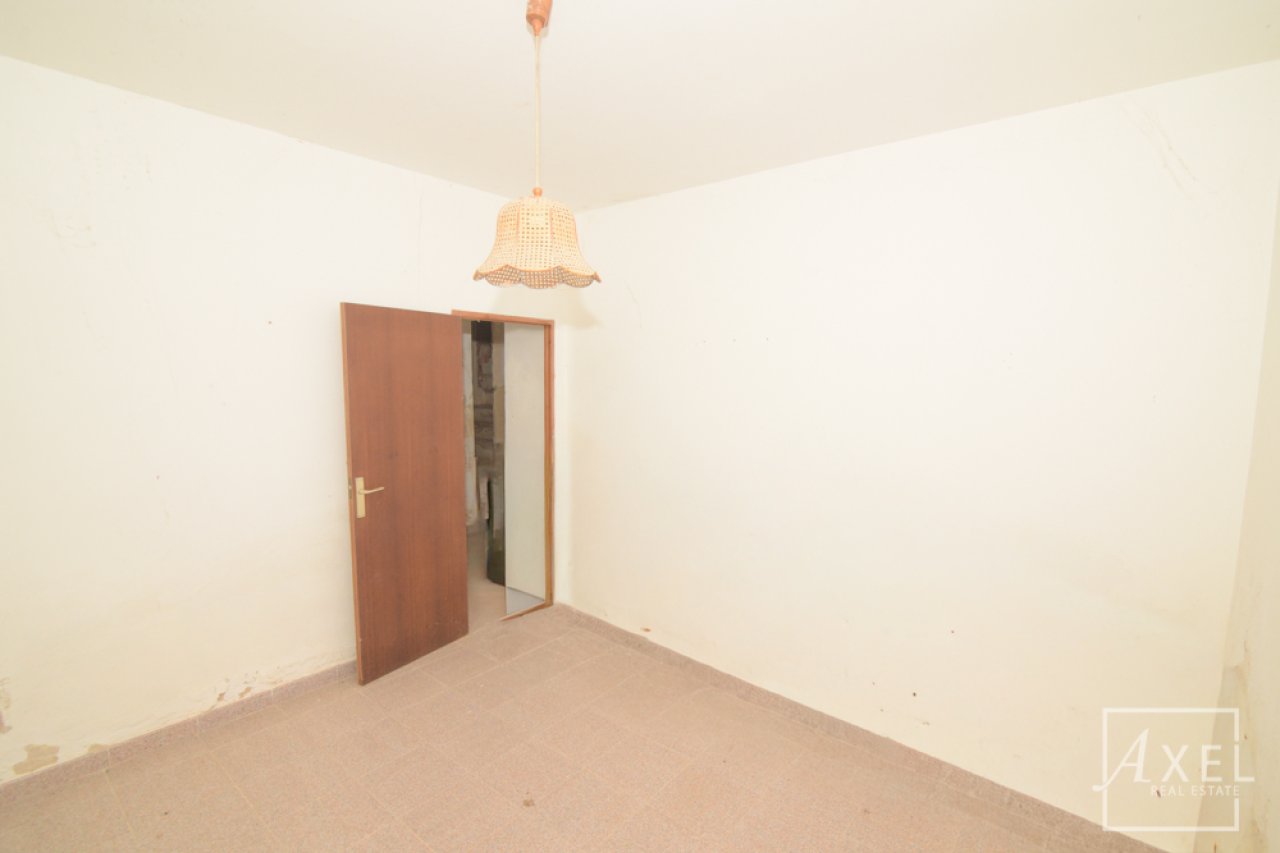 Renovierungsobjekt auf 36.000 m²  Ideal für Pferdehaltung