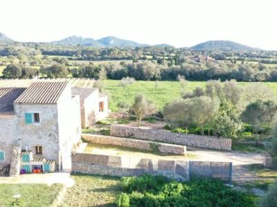 Restored 2-Storey Finca - typically Mallorcan - with small plot near Felanitx --- F 165 VK