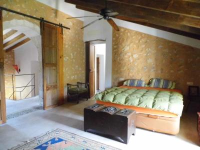 Restored 2-Storey Finca - typically Mallorcan - with small plot near Felanitx --- F 165 VK