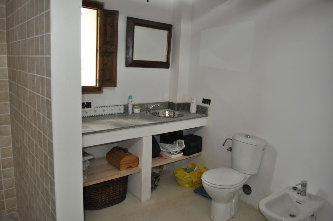 Restored 2-Storey Finca - typically Mallorcan - with small plot near Felanitx --- F 165 VK